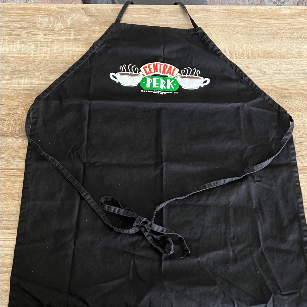 Central Perk FRIENDS black apron! Iconic logo 🖤☕️👩🏻‍🍳